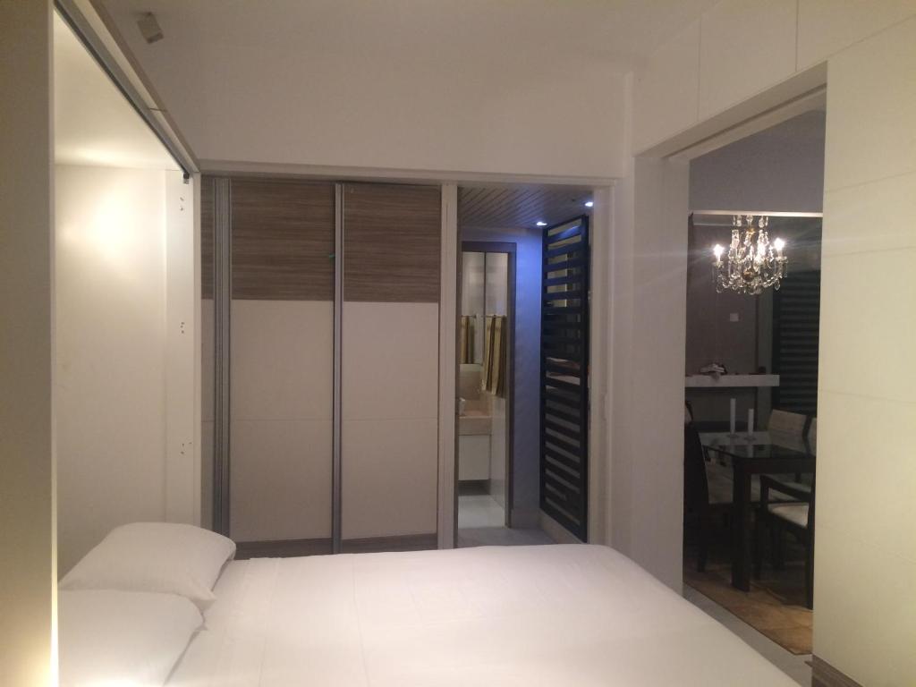  Top floor with balcony in Copacabana