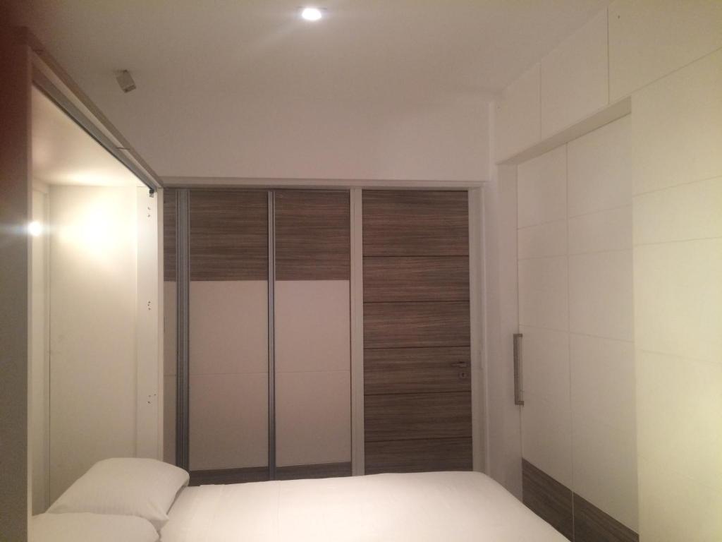  Top floor with balcony in Copacabana