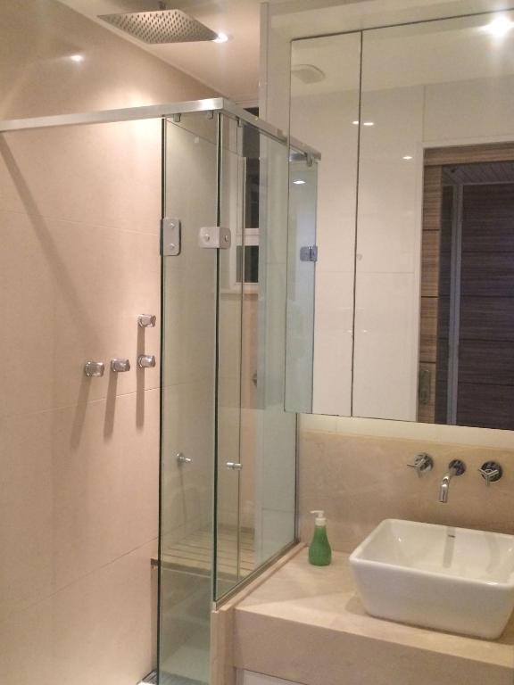  Top floor with balcony in Copacabana
