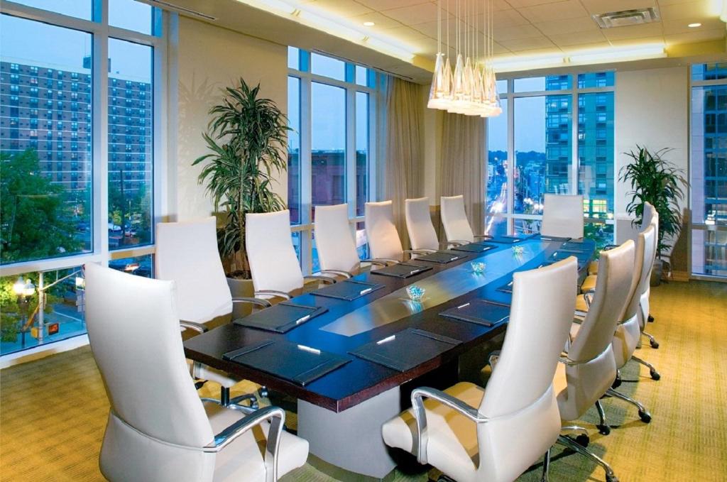 Khu vực hỗ trợ khách đi công tác/phòng hội thảo tại Heldrich Hotel and Conference Center
