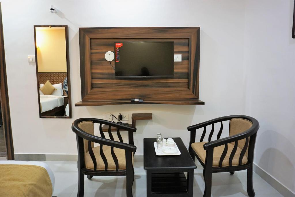 TV a/nebo společenská místnost v ubytování Hotel Kochi Crown