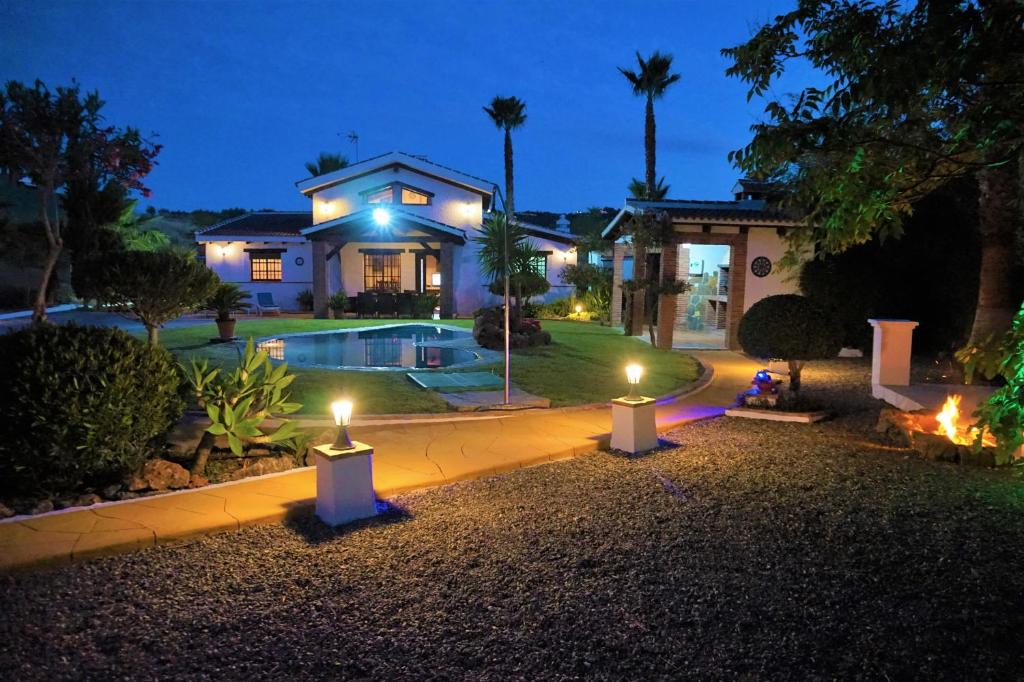 LOVELY VILLA WITH PRIVATE POOL CLIMATIZED. COSTA DEL SOL ...