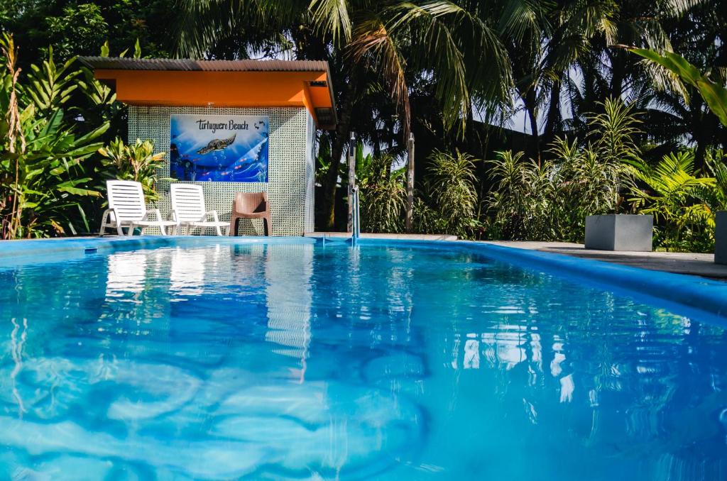 Hotel Tortuguero Beachfront