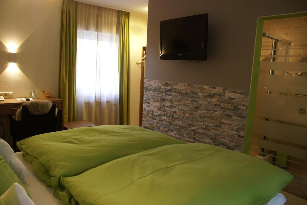 TV a/nebo společenská místnost v ubytování Hotel Storchen