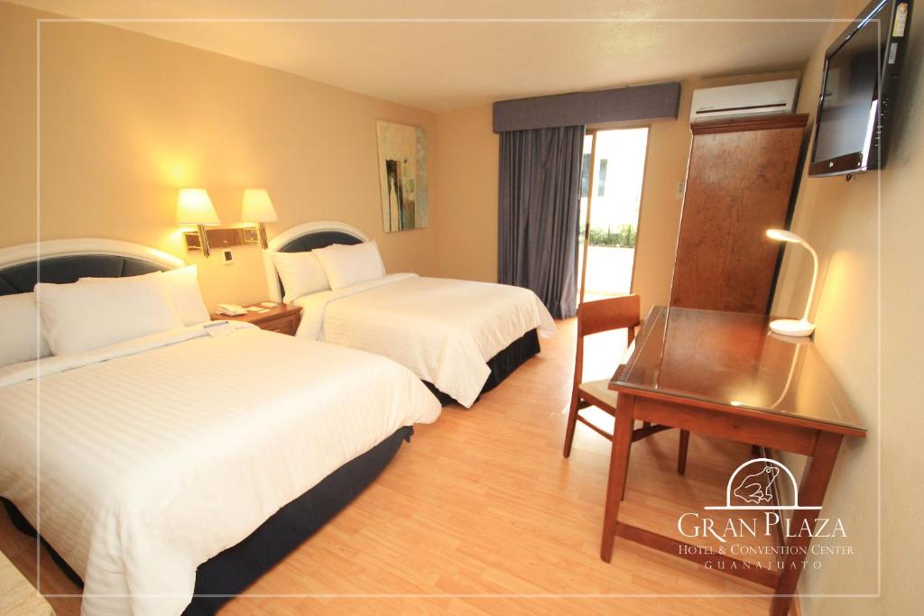 Hotel Gran Plaza & Convention Center - Double Room With Two Double Beds
