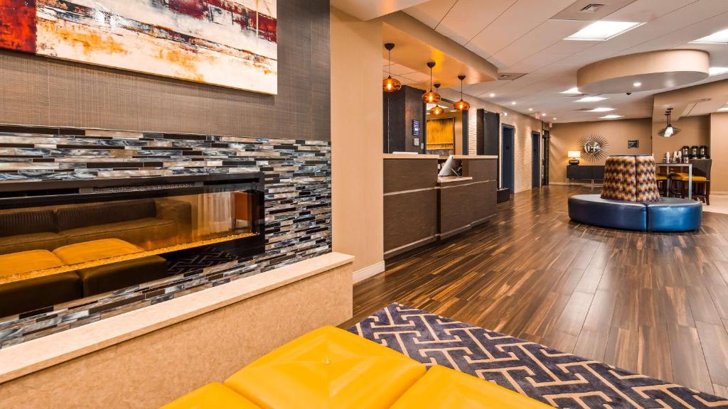 Kuchyň nebo kuchyňský kout v ubytování Best Western Plus BWI Airport Hotel - Arundel Mills