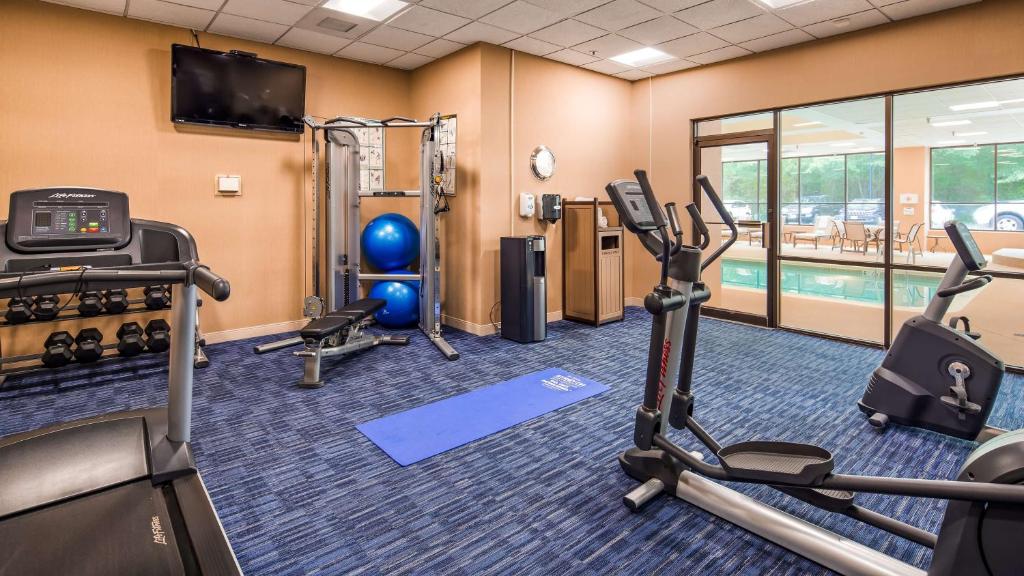 Fitness centrum a/nebo fitness zařízení v ubytování Best Western Plus BWI Airport Hotel - Arundel Mills