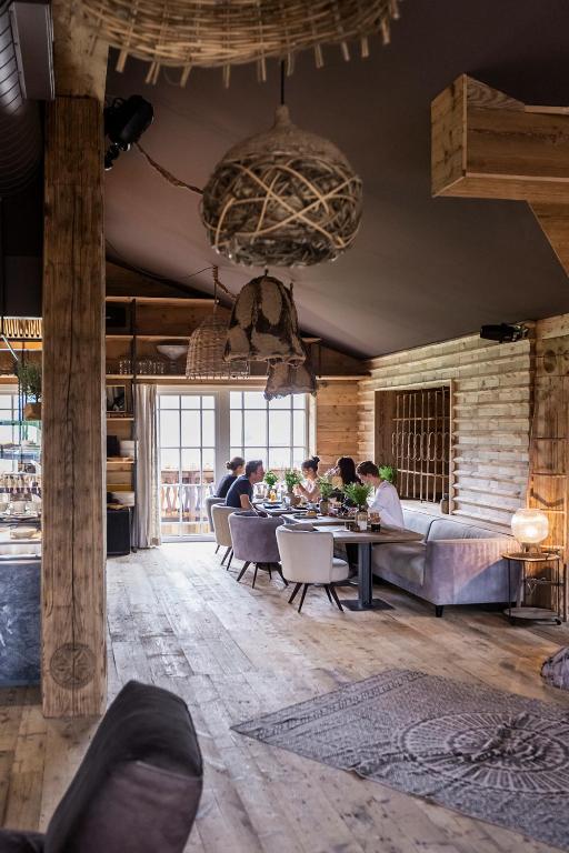 Posezení v ubytování HOTEL SEPP - Alpine Boutique Hotel - Adults Only ab 21 Jahre