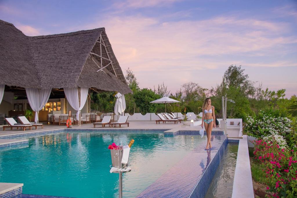 Bazén v ubytování Konokono Beach Resort and Isaraya Luxury Overwater Villas nebo v jeho okolí