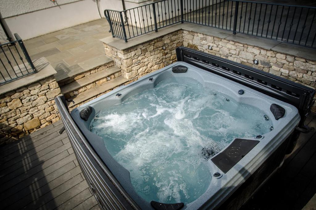 Kirkby Lonsdale Cottages with Hot Tubs
