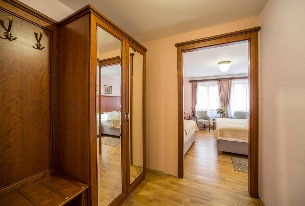 Hotel Cerny Slon - Resim 19