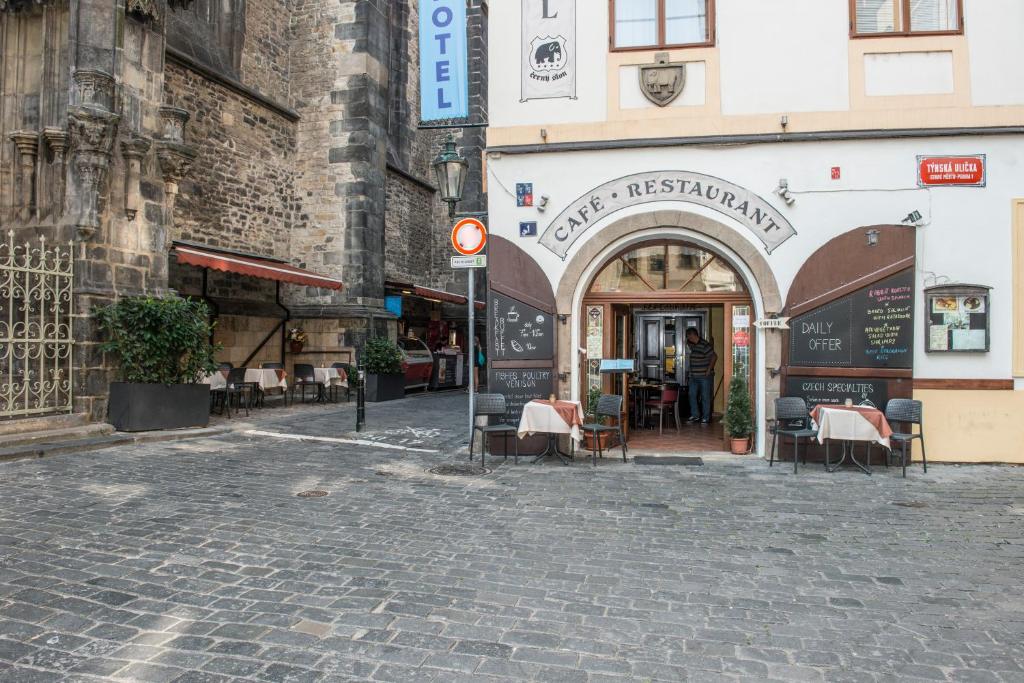 Hotel Cerny Slon - Resim 37