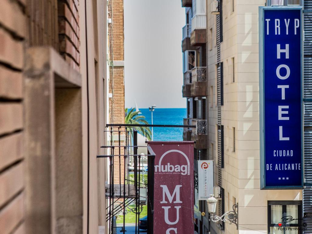 Casablanca, Alicante – Bijgewerkte prijzen 2023