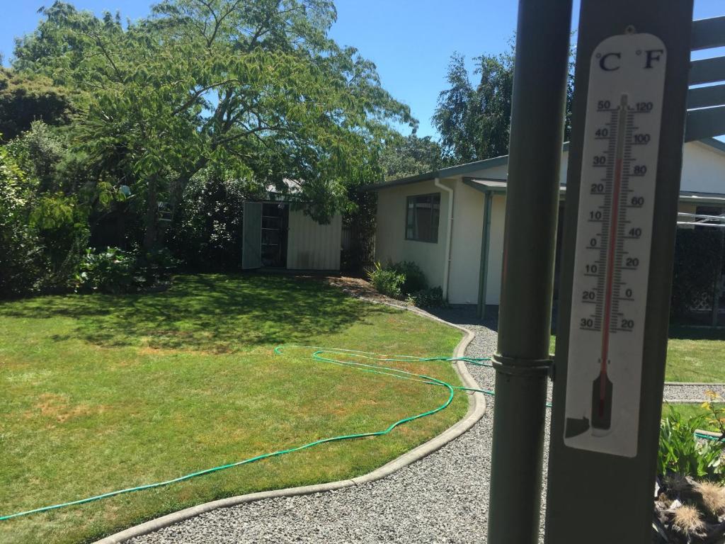 Cosy, Central Greytown Sleepout - Resim 14