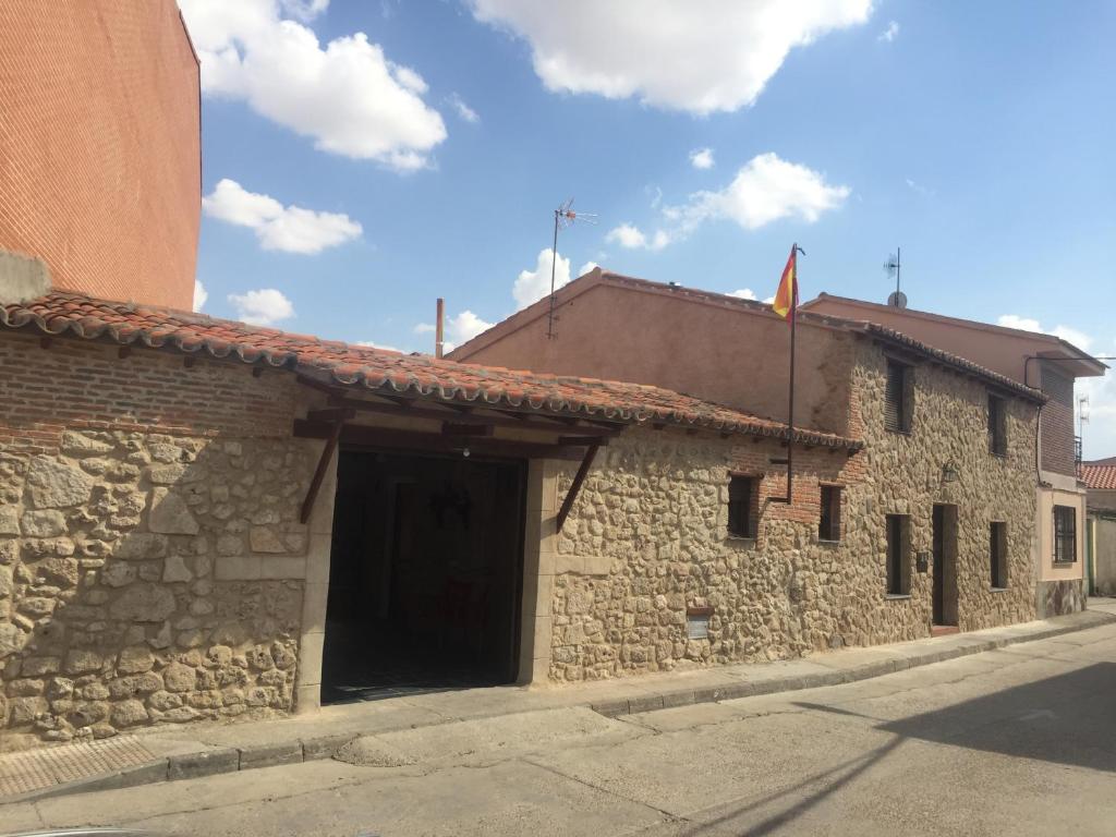 Hostel La Casa Del Molinero, Calzada de Valdunciel, Spain ...