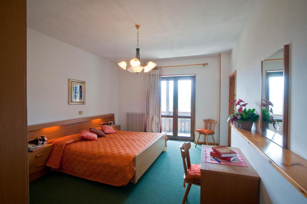 Albergo Negritella - Double Room With Balcony And Mountain View