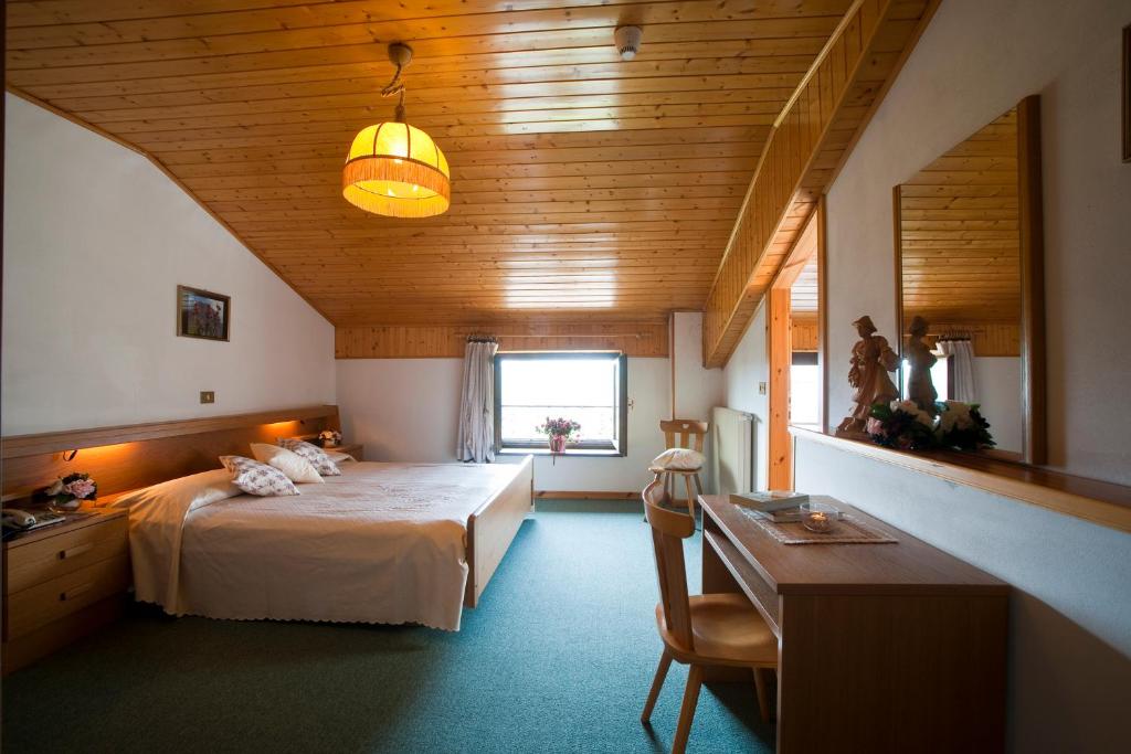 Albergo Negritella - Double Room With Mountain View - Attic