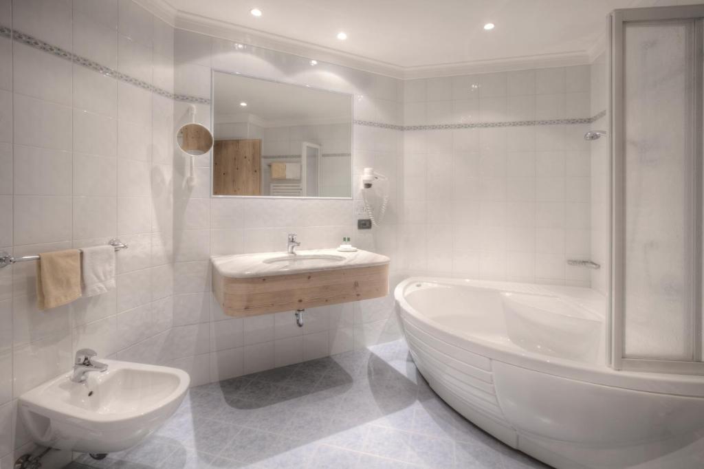 Koupelna v ubytování Hotel Ciasa Ai Pini
