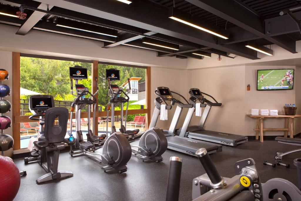 Fitness centrum a/nebo fitness zařízení v ubytování Snow King Resort