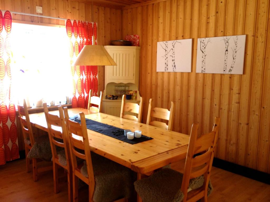 Foto dalla galleria di Stora Björnstugan a Laisvall