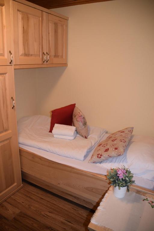 Postel nebo postele na pokoji v ubytování Farm Stay "Alpine Dreams"