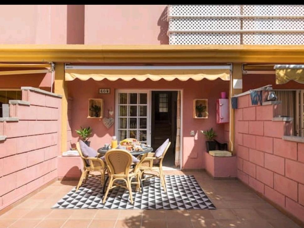 Zdjęcie z galerii obiektu Top1 Green Sea Bungalow jardin w mieście Maspalomas
