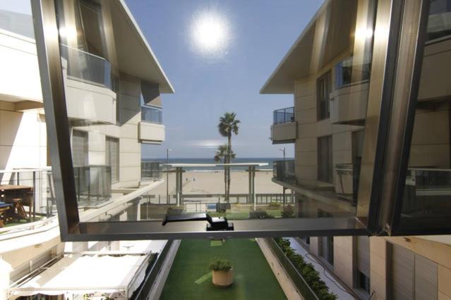 APARTAMENT-PRIMERA LINEA PLAYA PATACONA, Valencia, Spain ...