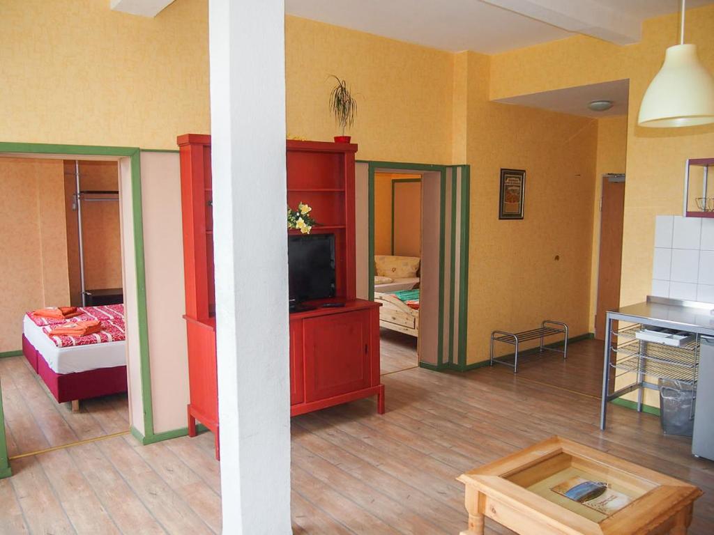 Letto o letti in una camera di Pension Haus Saarland
