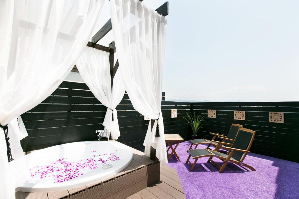 Balkón nebo terasa v ubytování Hotel Atlantis Otsu (Adult Only)