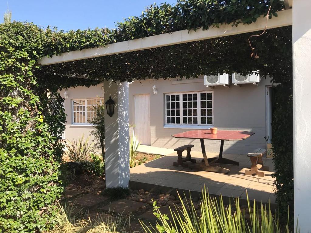 Zahrada ubytování Villa de la Rosa Klerksdorp