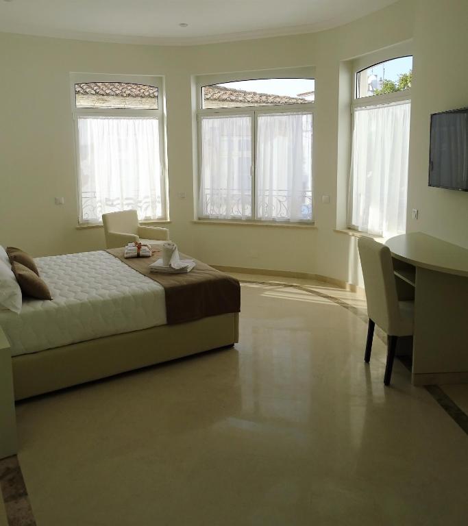 Bowen, Luxury Suites - 8