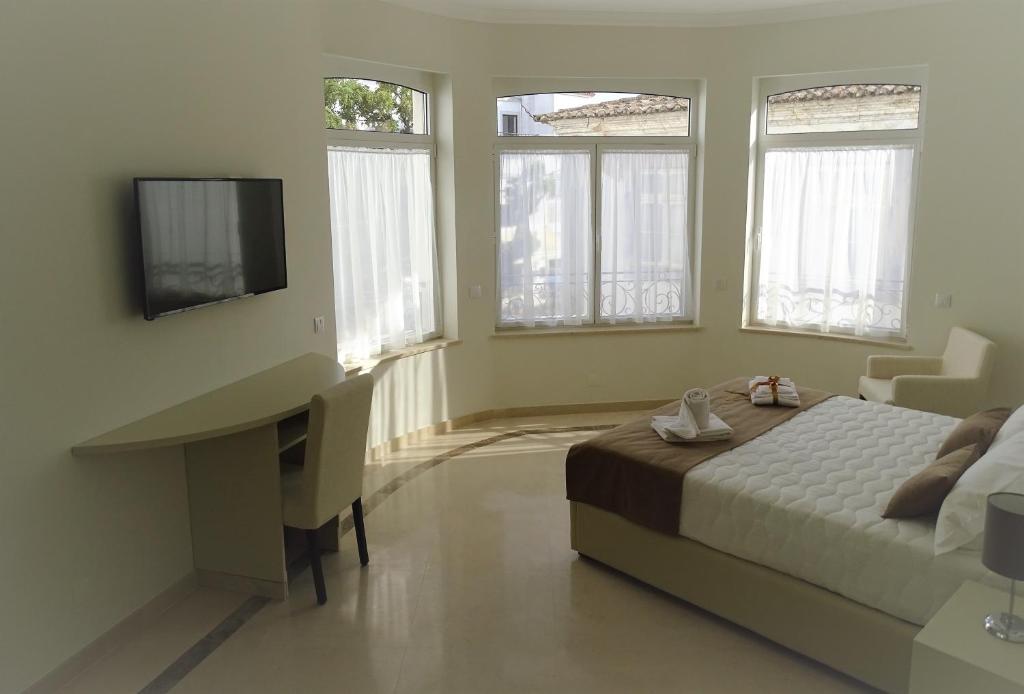 Bowen, Luxury Suites - 9