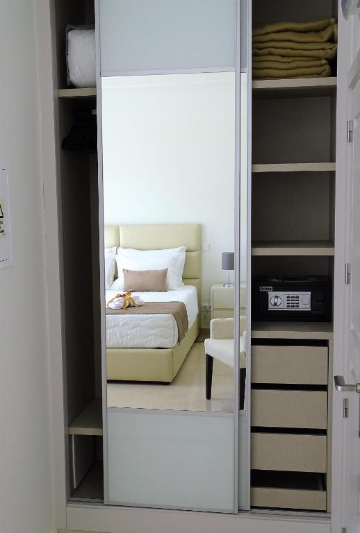 Bowen, Luxury Suites - 5