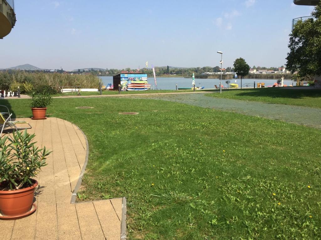 Zahrada ubytování Velence Spa Apartman