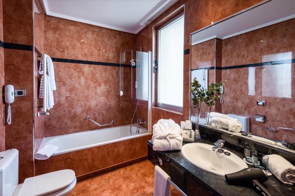 Hotel Madrid Plaza de España, Affiliated by Meliá - Resim 8