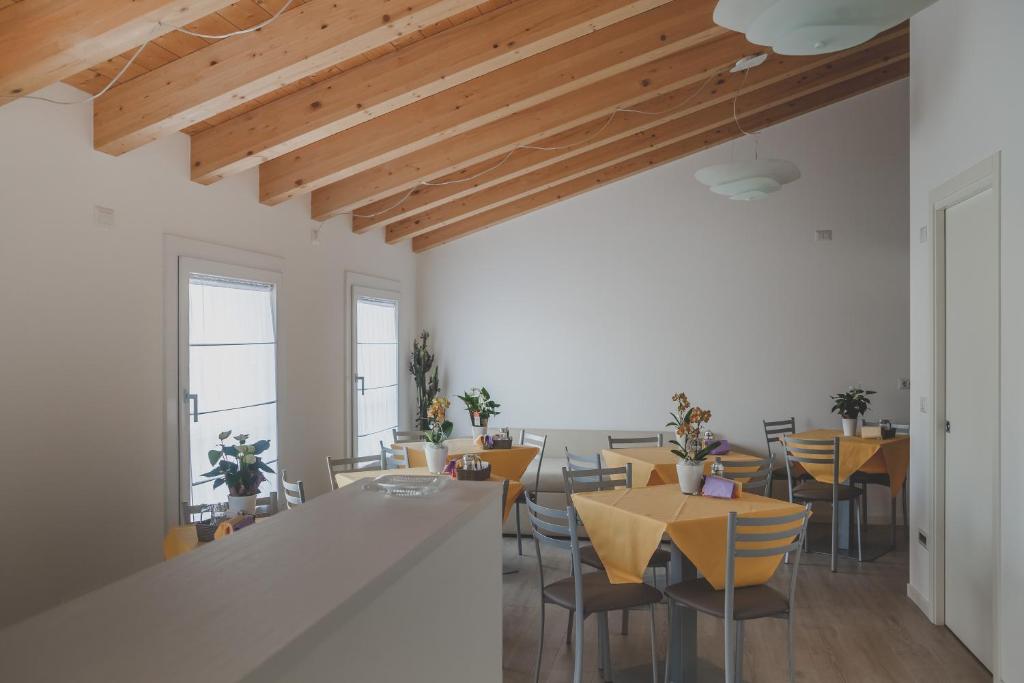 A seating area at Terra Ferma Rooms&More