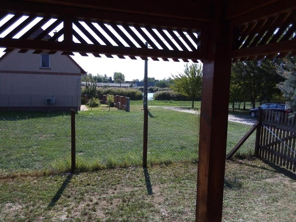 Vonkajšia záhrada v ubytovaní Vacsacsi vendégház