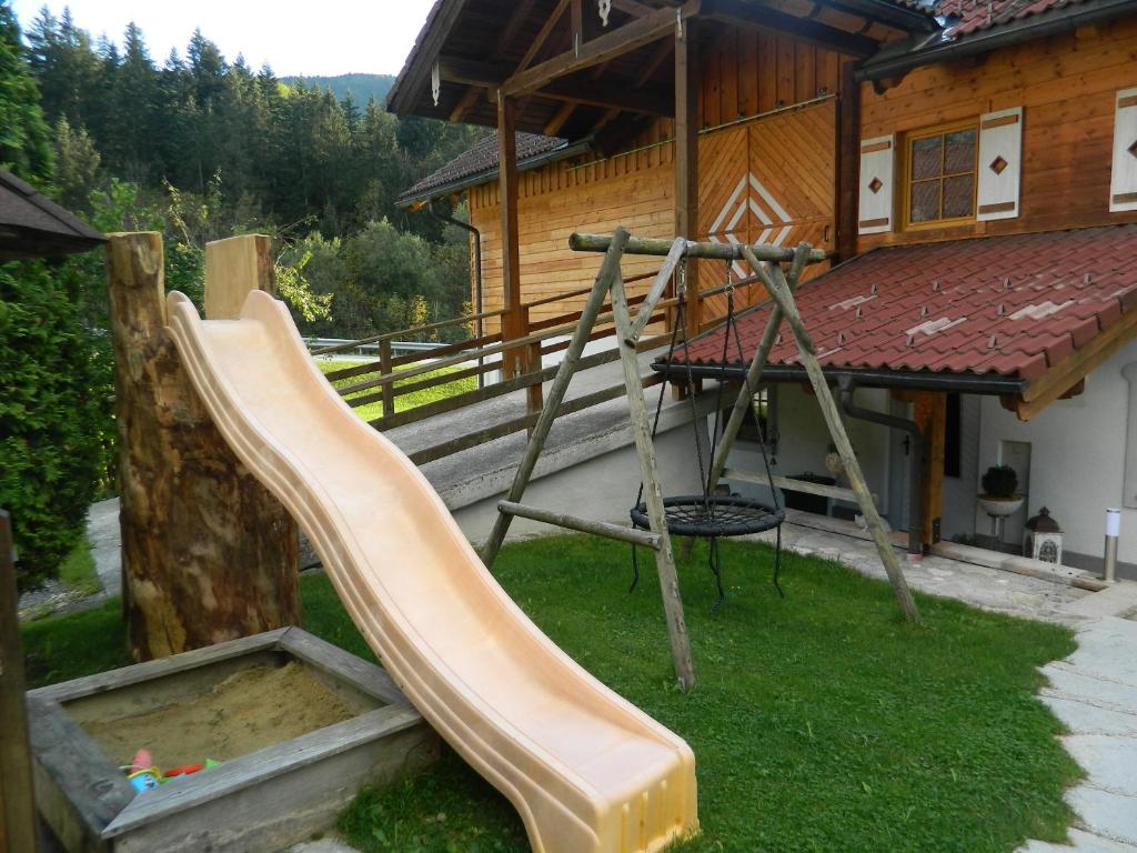 Herní místnost nebo prostor pro děti v ubytování Reiters-Ferienhaus