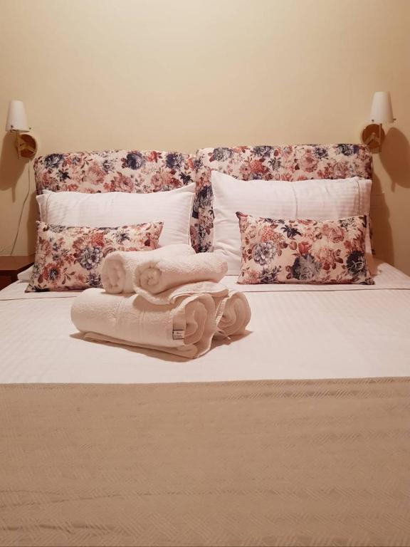 Posteľ alebo postele v izbe v ubytovaní Sime Villa Private Beach