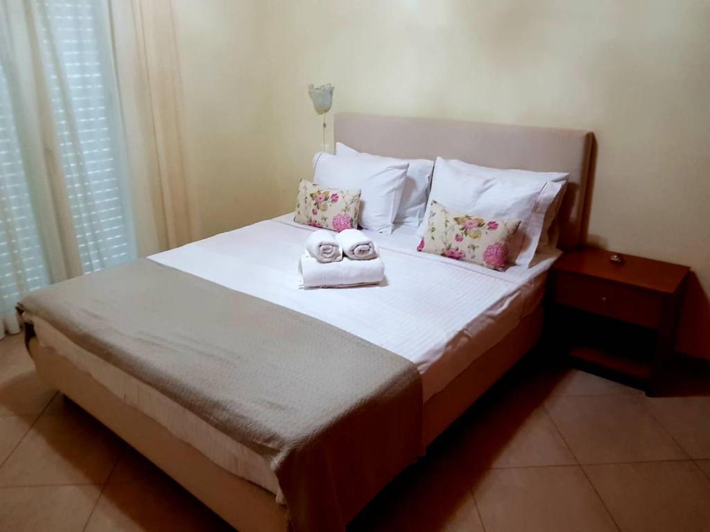 Posteľ alebo postele v izbe v ubytovaní Sime Villa Private Beach