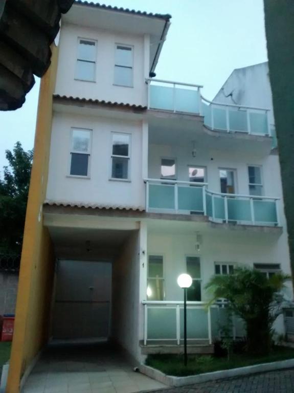 Το κτήριο όπου στεγάζεται  το διαμέρισμα