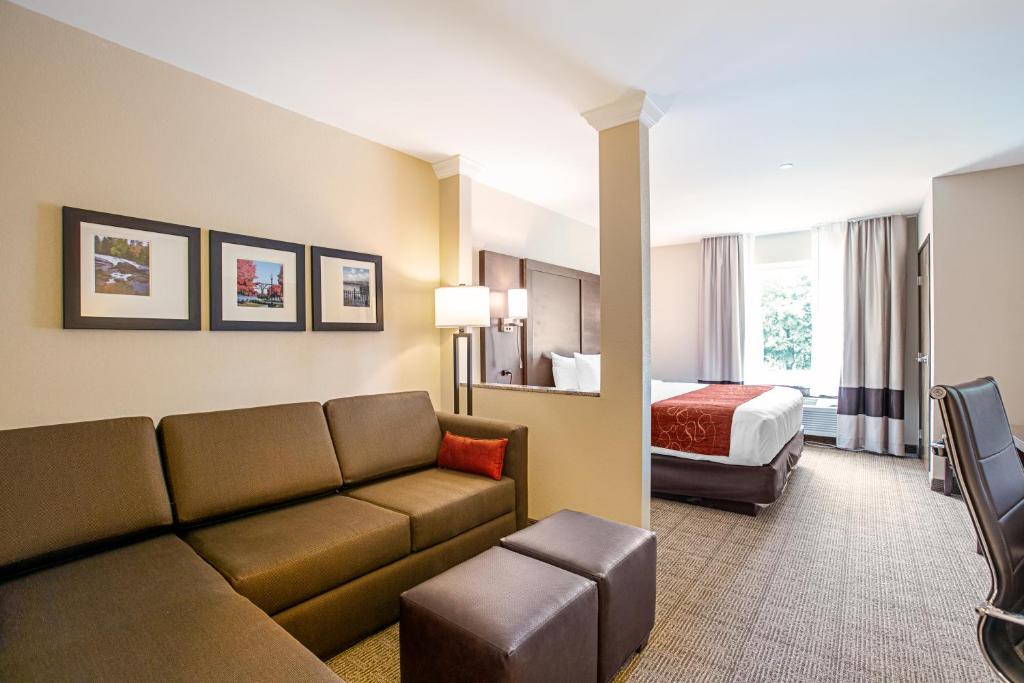 Posezení v ubytování Comfort Suites Fishkill near Interstate 84
