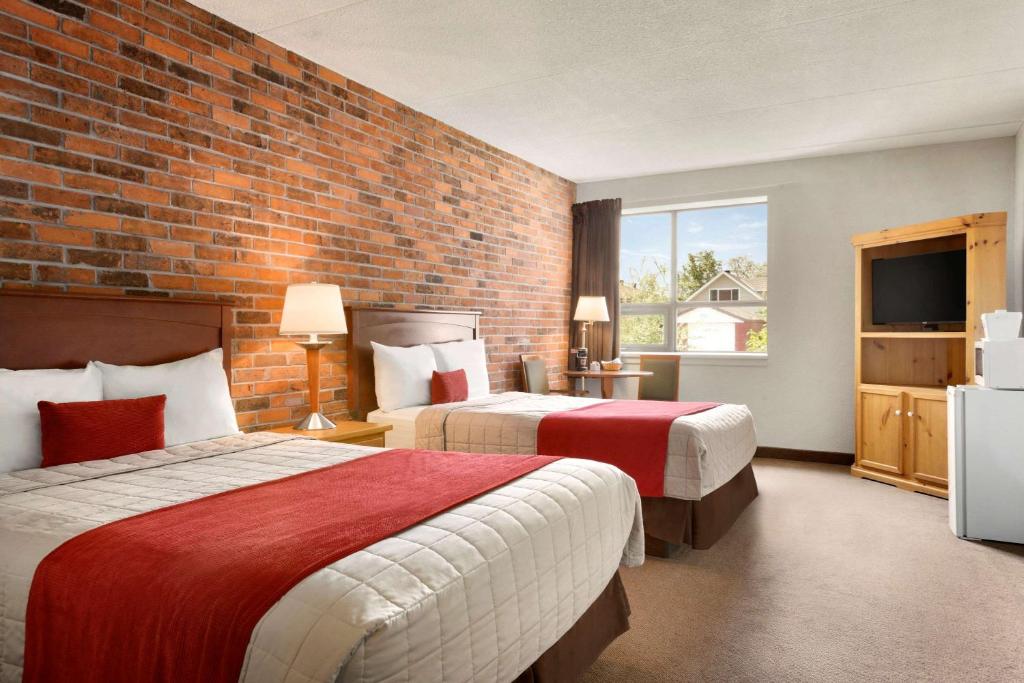 Travelodge by Wyndham North Bay Lakeshore photo