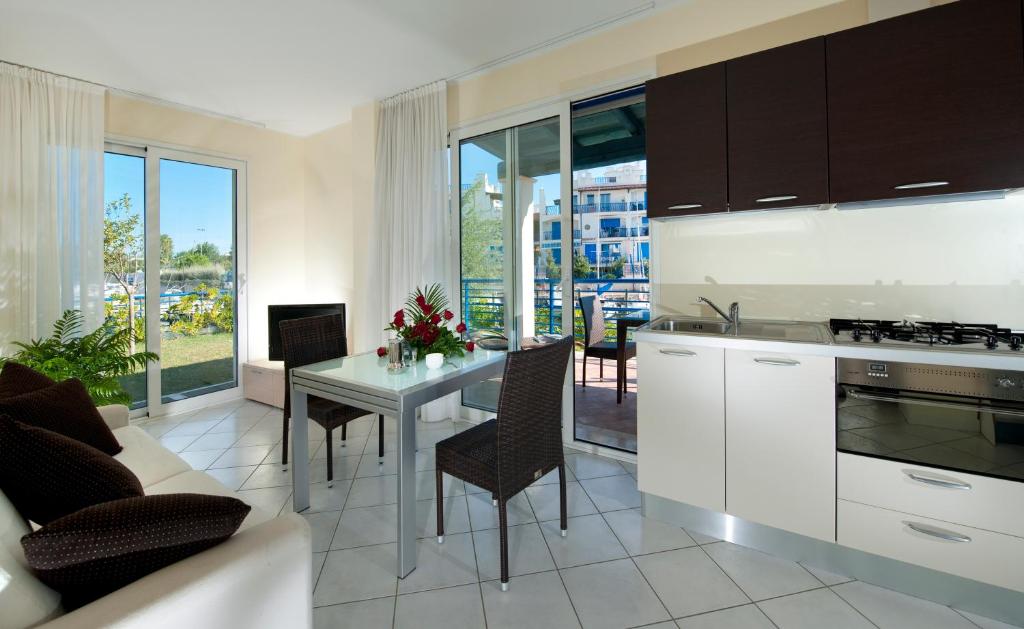 Kuchnia lub aneks kuchenny w obiekcie Portoverde Beach Apartments