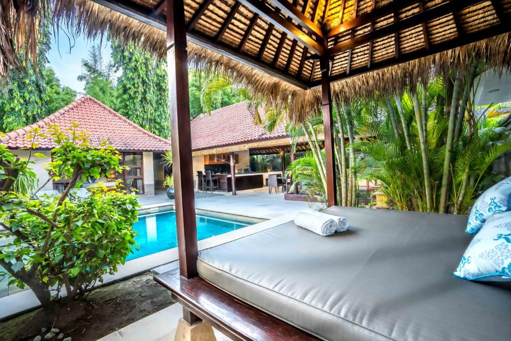 Bazén v ubytování Gili Villas nebo v jeho okolí
