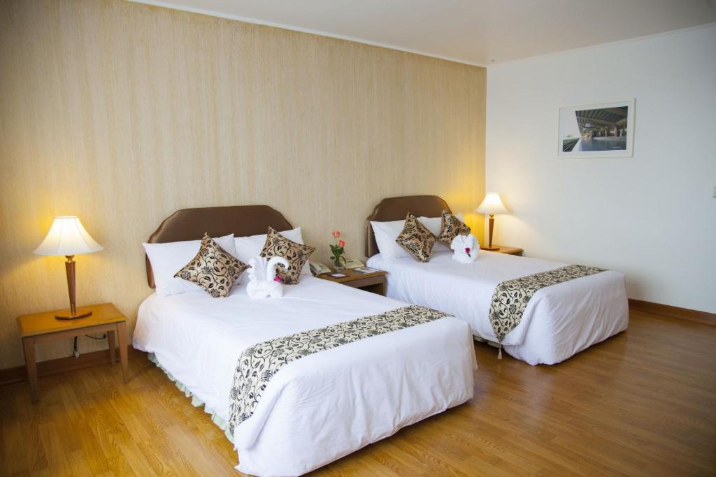 Thumrin Thana Hotel - Premier Twin Room