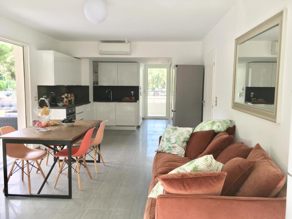 Kuchyň nebo kuchyňský kout v ubytování les rivages de calvi