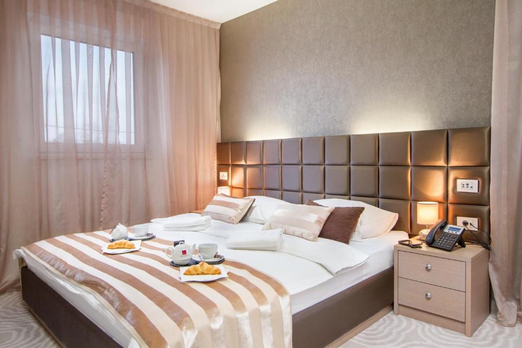 Royal Airport Hotel - 16