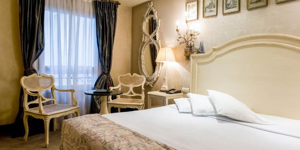 Hôtel Chateaubriand - Resim 36