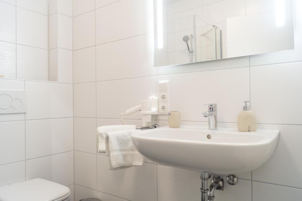 Hotel & Restaurant Sparta - 18